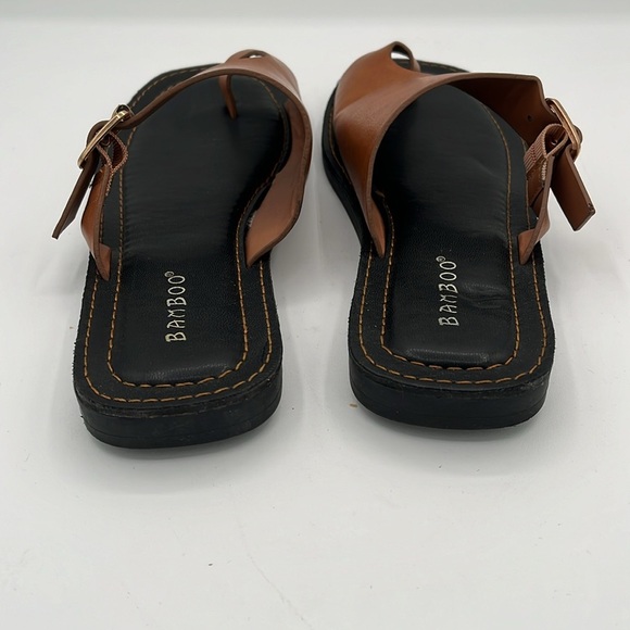 Bamboo Admirable Faux Leather Toe Loop Slide Sandals - Picture 4 of 6